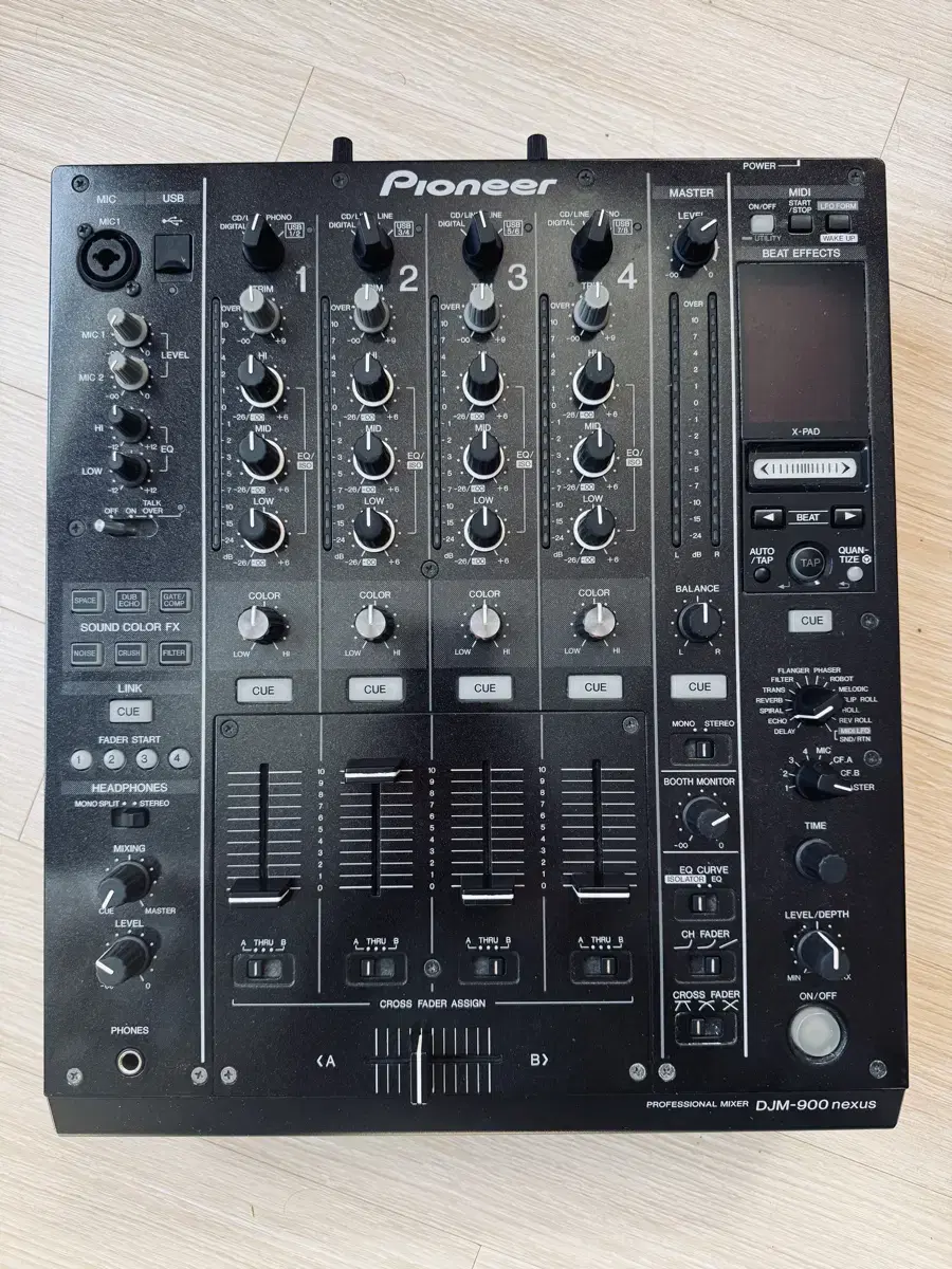 Pioneer djm 900 nexus 디제이 믹서 팝니다.